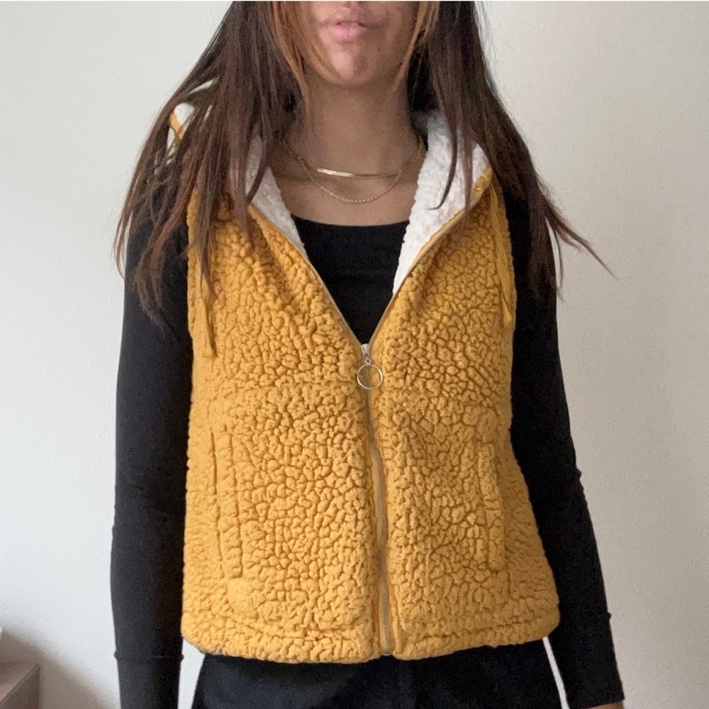 Love Tree New Without Tags Faux Fur Outer Shell Vest with Hoodie/Pockets. Size S